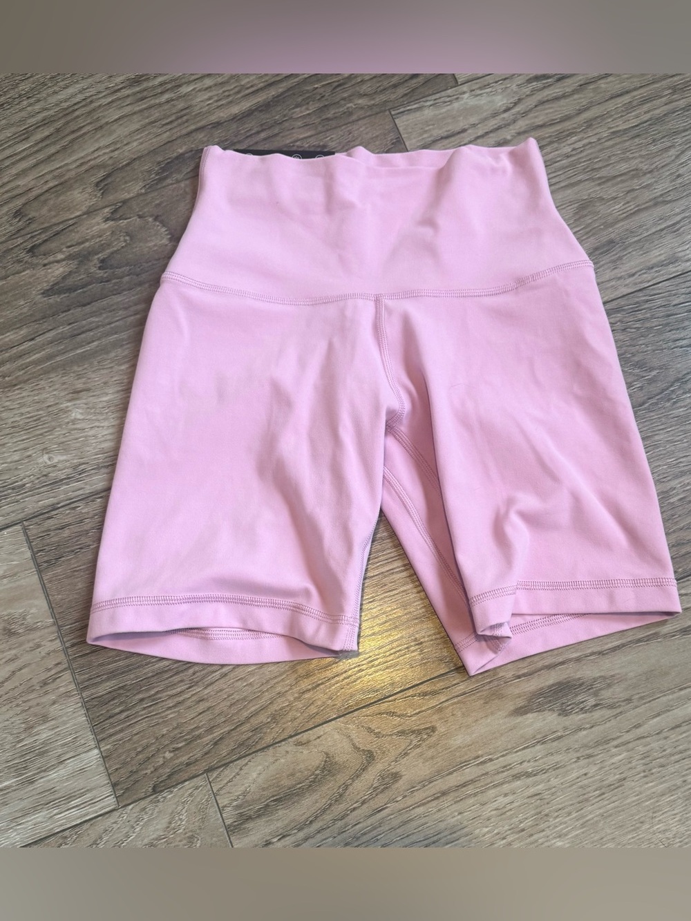 Aritzia Golden Butter Cheeky Hi-Rise 7” Shorts Mauve Poise Size 2 NWT